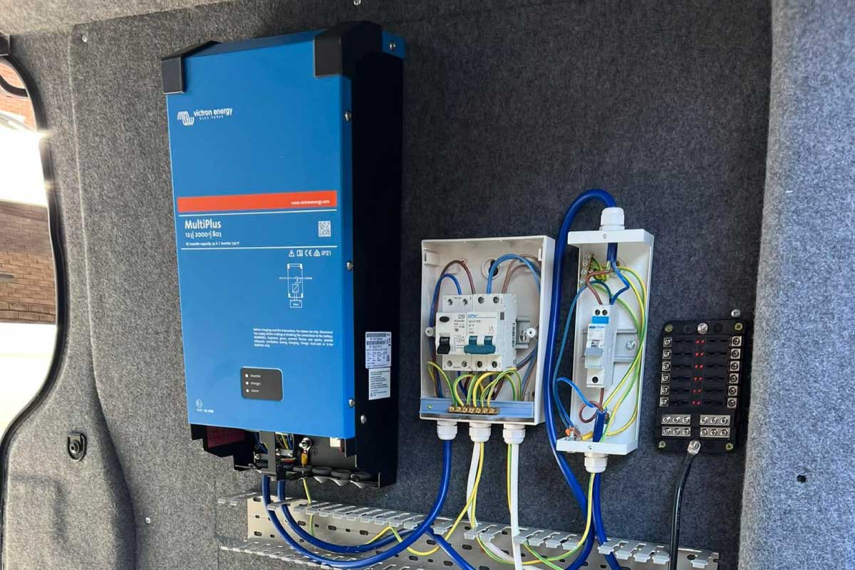 Installation électrique 12 V dans un van aménagé