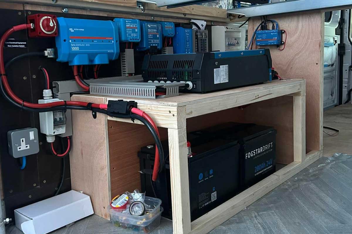 electrcite, van, 12 V, 24 V, Victron